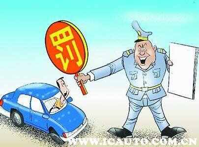 慢慢右转被直行的车撞了谁的责任