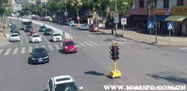 红灯闯一半停下来了算闯红灯吗