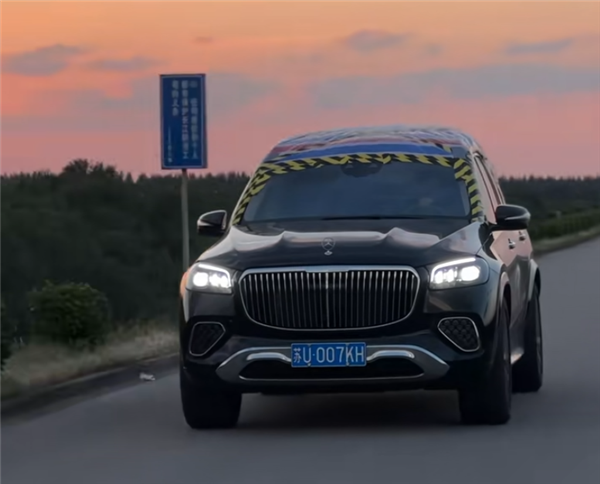 ©ˮ���ͺ�άȨ��������С��SU7 Ultra ���ѣ����ͺս��ҿ���