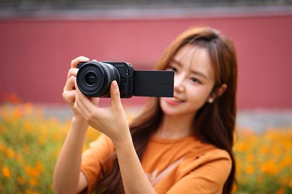 ںͬ뱱תĹӰ EOS R50 VշΧ