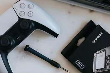 ����ʵ�����Խ���𣿶���ʵ�����԰󶨼�����