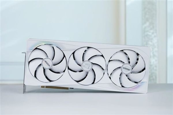 ƣAUROS RTX 5080 MASTER ICEԿͼ