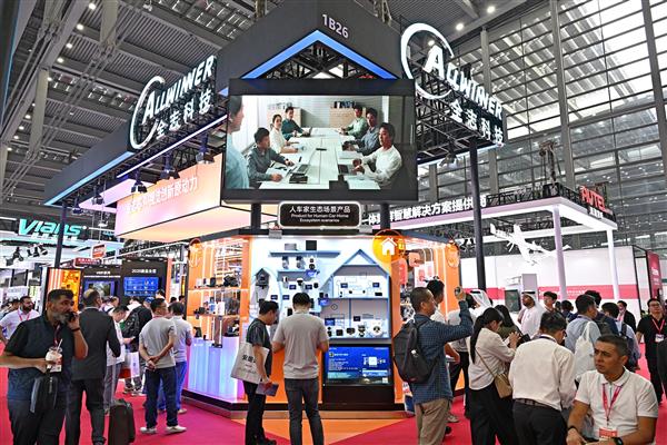 �ೡ��AI�Ӿ�����  �ǻ��˳�����̬�ںϡ���ȫ־�Ƽ��״����ల����