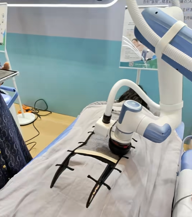 “赛博”老中医!央视展示机器人把脉:AI识别经络穴位