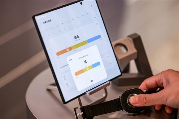 �����������ʳ��ʼ ����Galaxy Watch������ָ���������