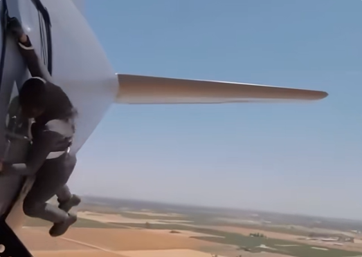 ʱ260ŮͽְǷɻģķ·³˹