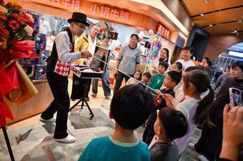 �������µ꣺��40����Ʒ���ۡ��Ŷ�109��