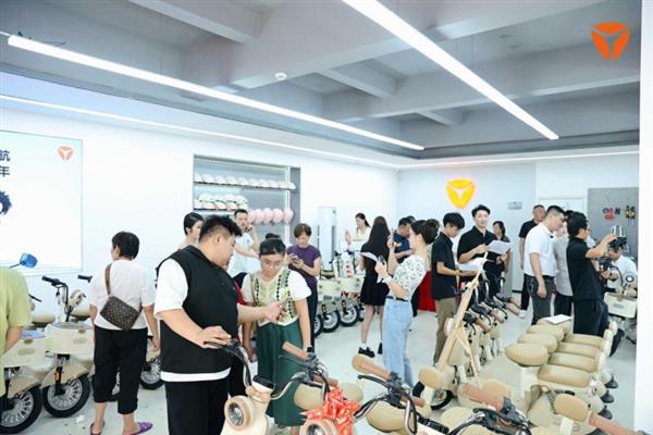 ¹꿪ҵ½׶  ӸƵޣŵ췢չ¸