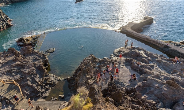 ���������׸߾���˲����û��ȻӾ�أ�20���˱����� ����4��1��