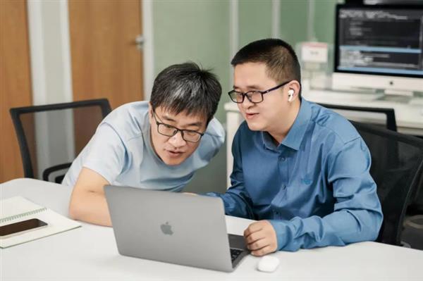 AI�𻨼���������Я�����ǻ���  Ϊ����Ⱥ������ֳ���