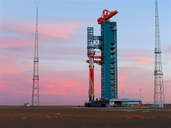 ����������ֻ��һ������ȸ������ʦ�״���¶�������ϸ��