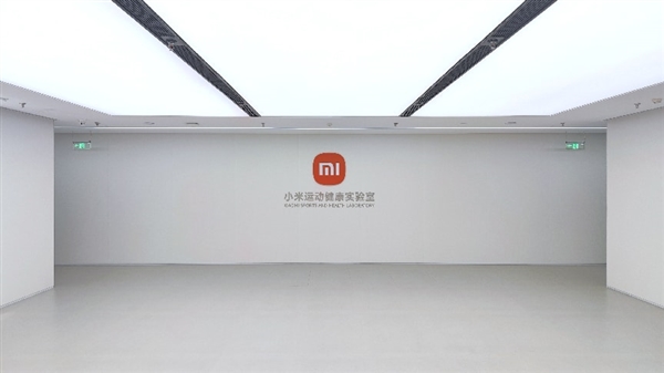 ��ʵ�ɴ����豸�ײ㼼�� С���˶�����ʵ������ʽ��Ļ