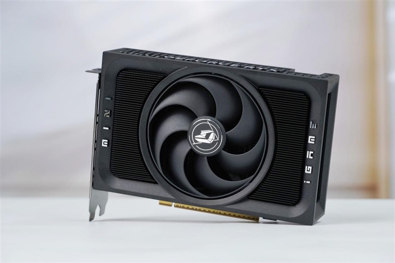 ��һ������������Կ����߲ʺ�iGame RTX 5070 Mini OC 12GB���⣺����һСʱ����75��