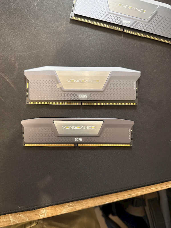 ��ǧ��Ԫ�ĺ�����96GB�ڴ汻������ֵֻ35��Ԫ��RGB����