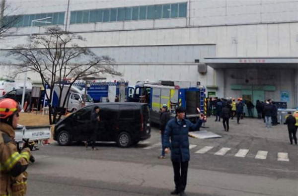 ѩ�ϼ�˪���洢оƬ��ͷ���ǹ����������� 120��Ա������ɢ