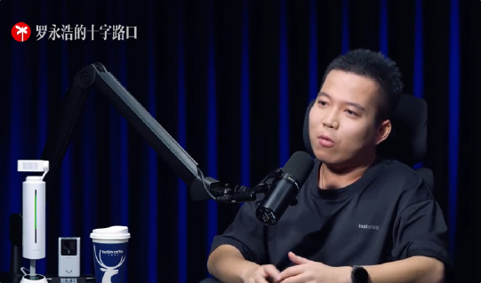 Ӱʯ��ʼ������������һ���ֻ���С�� ���ܷܺḻ