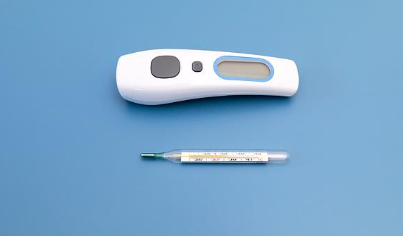 ������¼ơ��󱨡� ר�ң��������΢�� ��ѧĥ��