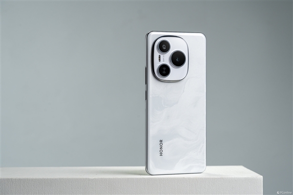 ʷ�ϵ�������ֻ����ˣ���ҫPower 2ǰհ�������ﵽ10080mAh