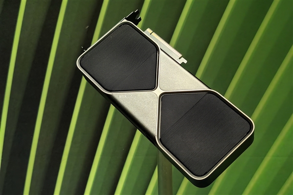 ��Ϸ�����Ȼ�ˣ�1.5���RTX 5090�Ҷ����� Ӣΰ���ǵ�35000˭����...