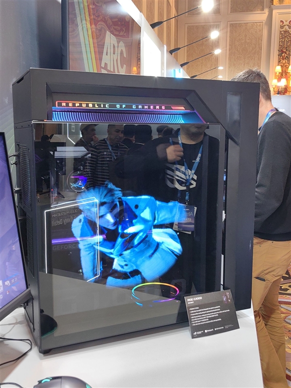 ��˶�λõ羺�콢��ROGǹ��10X̨ʽ���������㣺�״�ȫϢͶӰ��ֵ�޵�