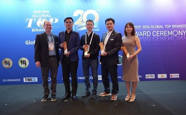 ��������Ʒ�������´󽱣�TCLʵҵЯ����Ƽ���ҫCES 2026