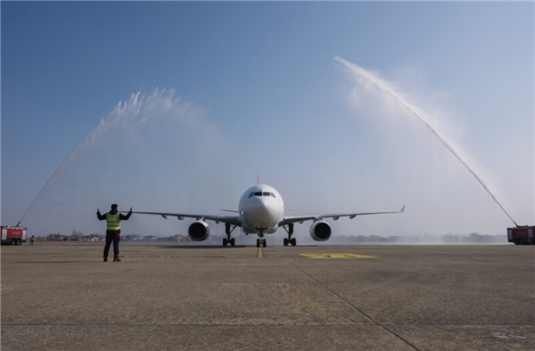 ����������ʽ����������ʱ�����׼ܿտ�A330���У����ҵ��61��