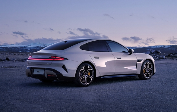 ������ְ������ ¬ΰ�����ı�ҥ�������ϰ� ��С��SU7ȫ�̿���HAD �ǳ�˿��