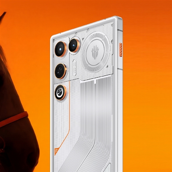 ����̸ƻ���������¼���������ģ��iPhoneʱ ��ħ�ѱ�iPhoneģ��