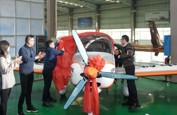 �׿���ȫ�����������˶��ɻ���������������CA500������