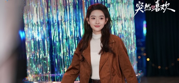 ��ͻȻ��ϲ����κ��׳������Ů��