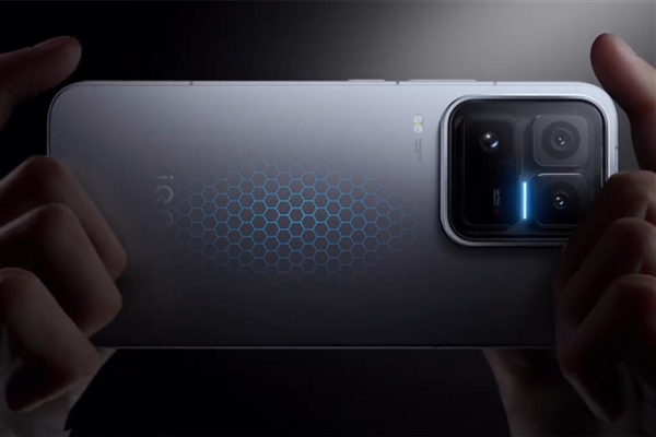 һͼ����iQOO 15 Ultra�����������Ultra�콢 4999Ԫ��