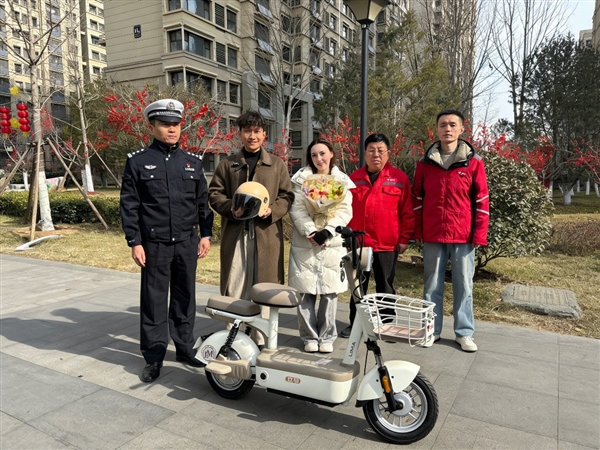 ���������͵��ң�������10000����Ӫ�¹���綯���г����Ͻ���