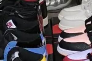 �ĸ�С���ɽ���ʶ���׵�����Ь����