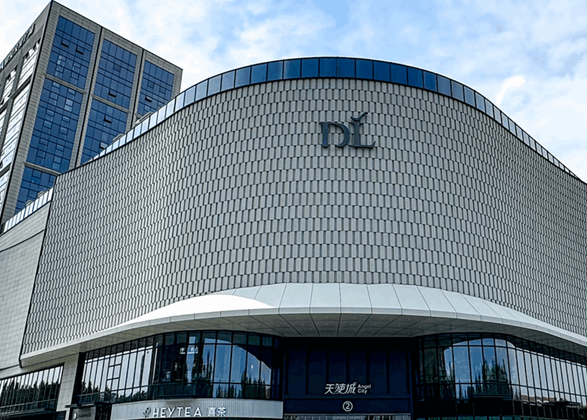 1Сʱ���ѽ�15�򣡺ӱ�Ů�Ӵ���ר��ǰ���ֶ���ɨ��