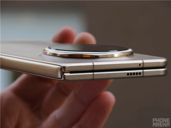 ��ҫMagic V6���ͼ�ͣ�ȫ�����ᱡ���۵� ���ⱻ�𺳵���