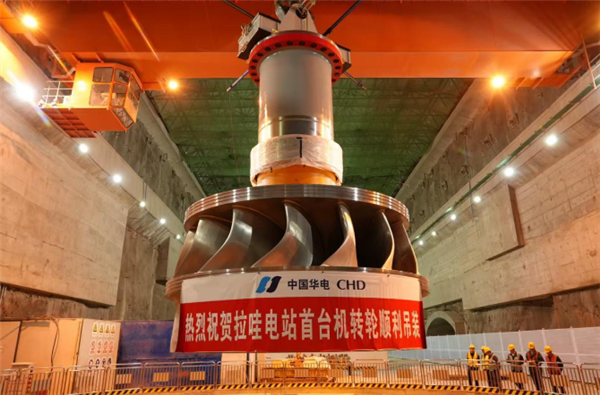 ������262.1�֣������������ˮ��վ��̨����ת�ֳɹ���װ