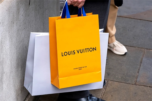 Ů�ӳ�2���ԪLV���޷���3Сʱ��ɫ ��Ա���·�����մˮ