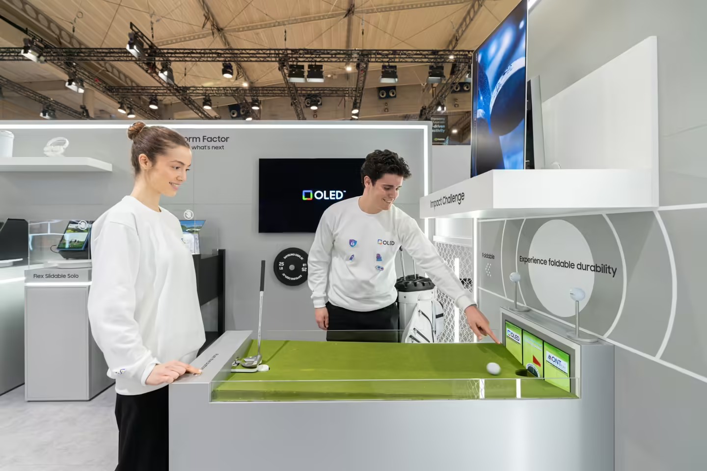 ������ʾMWC 2026��ʽ���Կ��۵�OLED�����ԣ����OLED�����Ʒ����