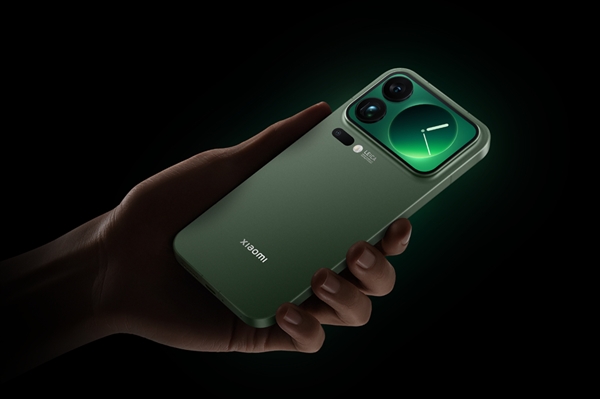 С��ʷ�ϵ�������콢���ˣ�С��17 Max���¼���8000mAh�ӳ� ��̭��籦