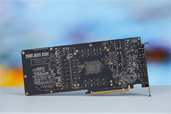 AMD FSR4��֧���Ͽ� Ҳ�����������Ⱥ�鼤��