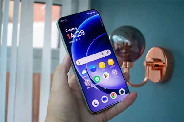 һ��16���Ը�ͨ����8E6 Pro����Ƶͻ��5GHz ʷ����ǿо