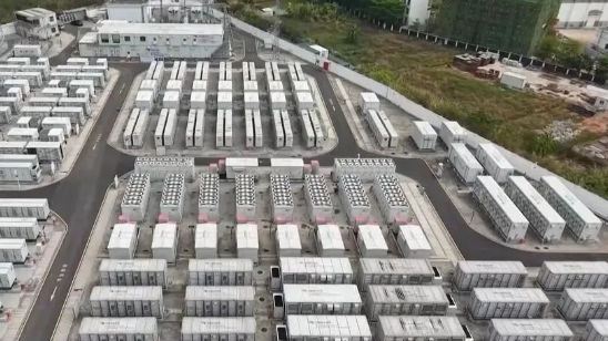 �ҹ��׸������ʹ���AI���ݷ���ƽ̨��ʽͶ��