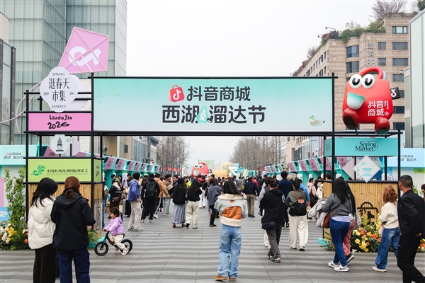 ���ݺ�����ȦЯ�֡����ڡ� �෽��������������г�