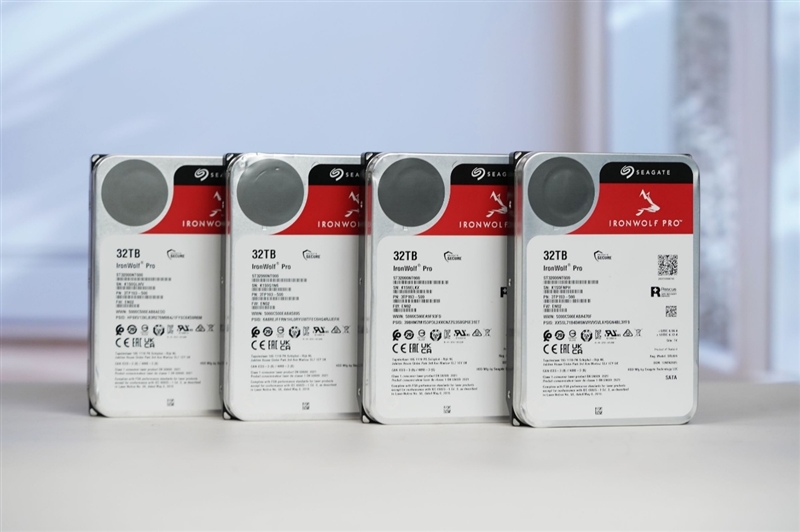 4��RAID 0��д��1100MB/s��ϣ�ݿ���Pro 32TBӲ�����⣺�����ļ�������ɱ���