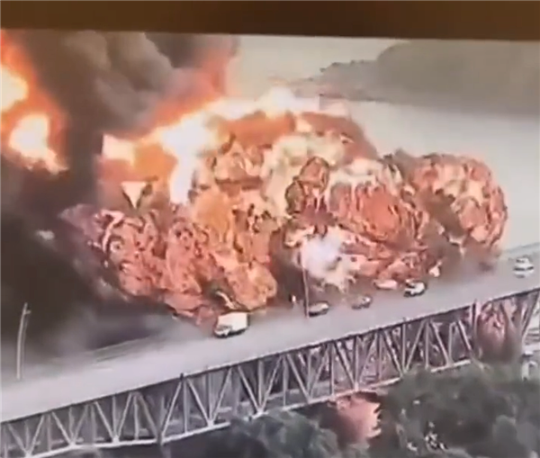 ����̫��񣡰������׶�һ�͹޳���ը�������޴�����ʱ�ر�