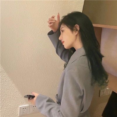 ���Ƽ�̸�ЦŮ������(��ѡ100��)