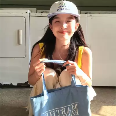 ��ʨ��������Ů��Ӣ�İ�(��ѡ100��)