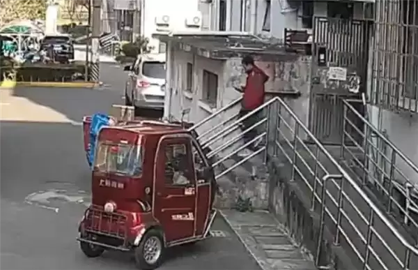 ���Ա��7999Ԫ�ֻ����ſڶ�ʧ С͵����ͬ��