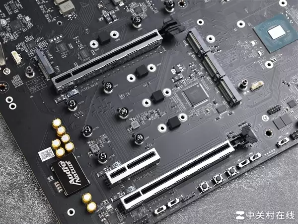�����ϵ�PCI-E�����ʲô��һ����һ�ľͶ���