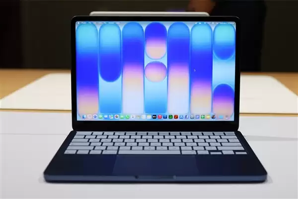 ƻ����ϧ�߼���о�� MacBook Neo����Ŀ�������1000��̨